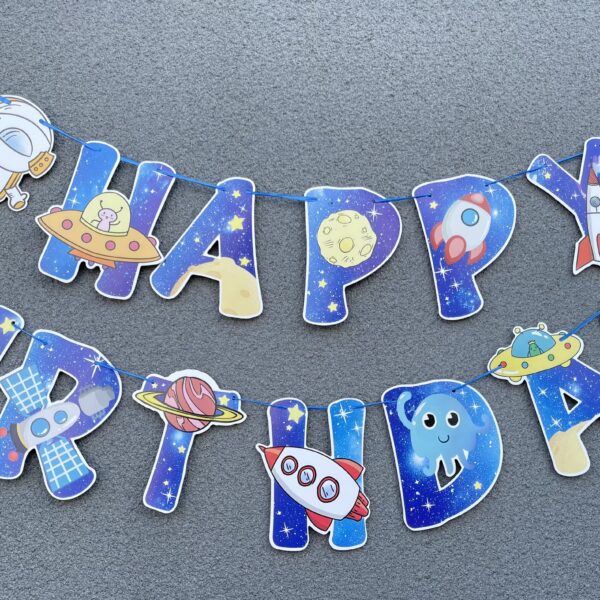 Dây chữ Happy Birthday phi hành gia